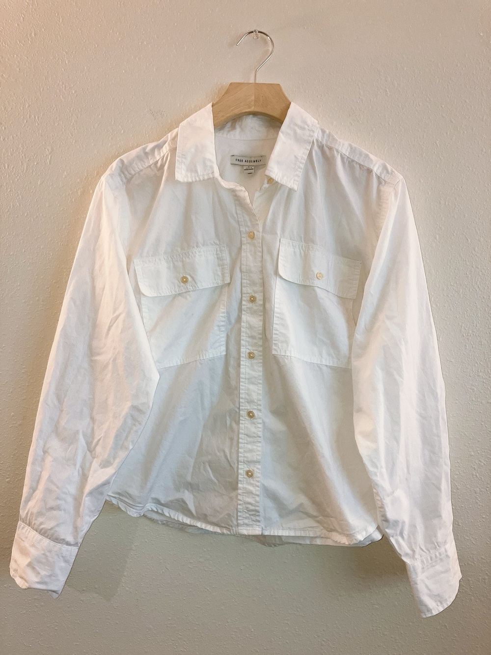 Free Assembly Oversized White Poplin Button Down Longsleeve Crop Shirt Relaxed - Picture 2 of 9